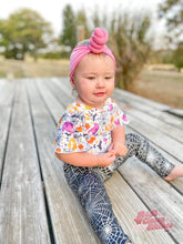 Load image into Gallery viewer, Hocus Pocus Leo &amp; Legging Set

